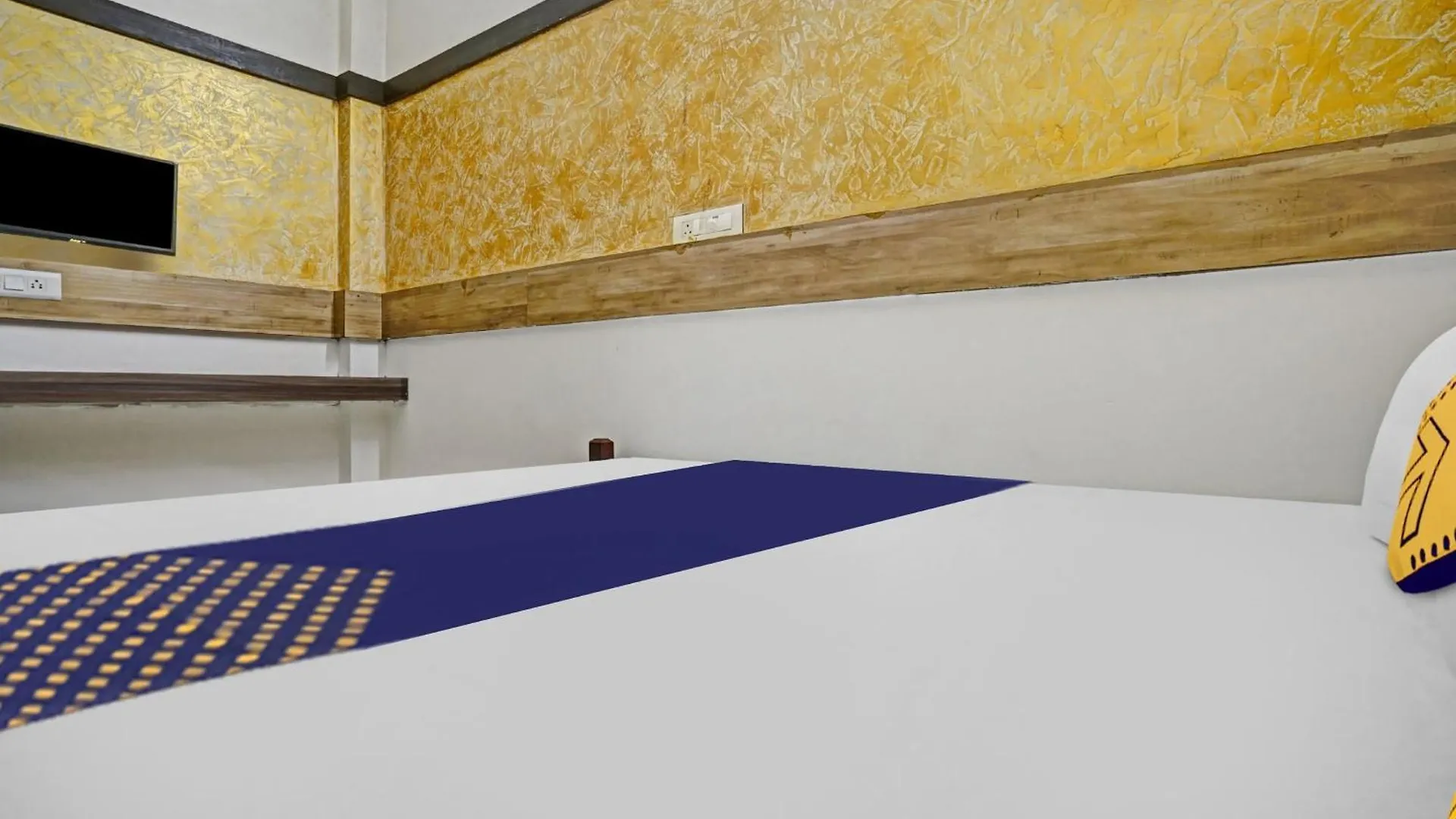Hotel O Edappally Stays Kochi