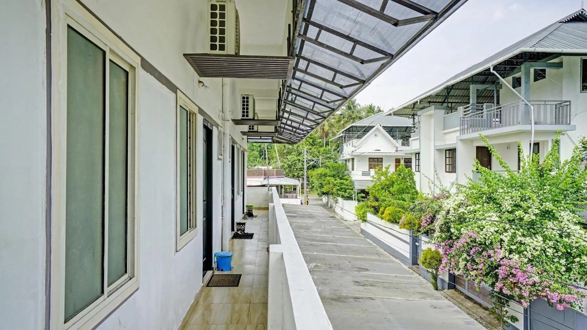Hotel O Edappally Stays Kochi